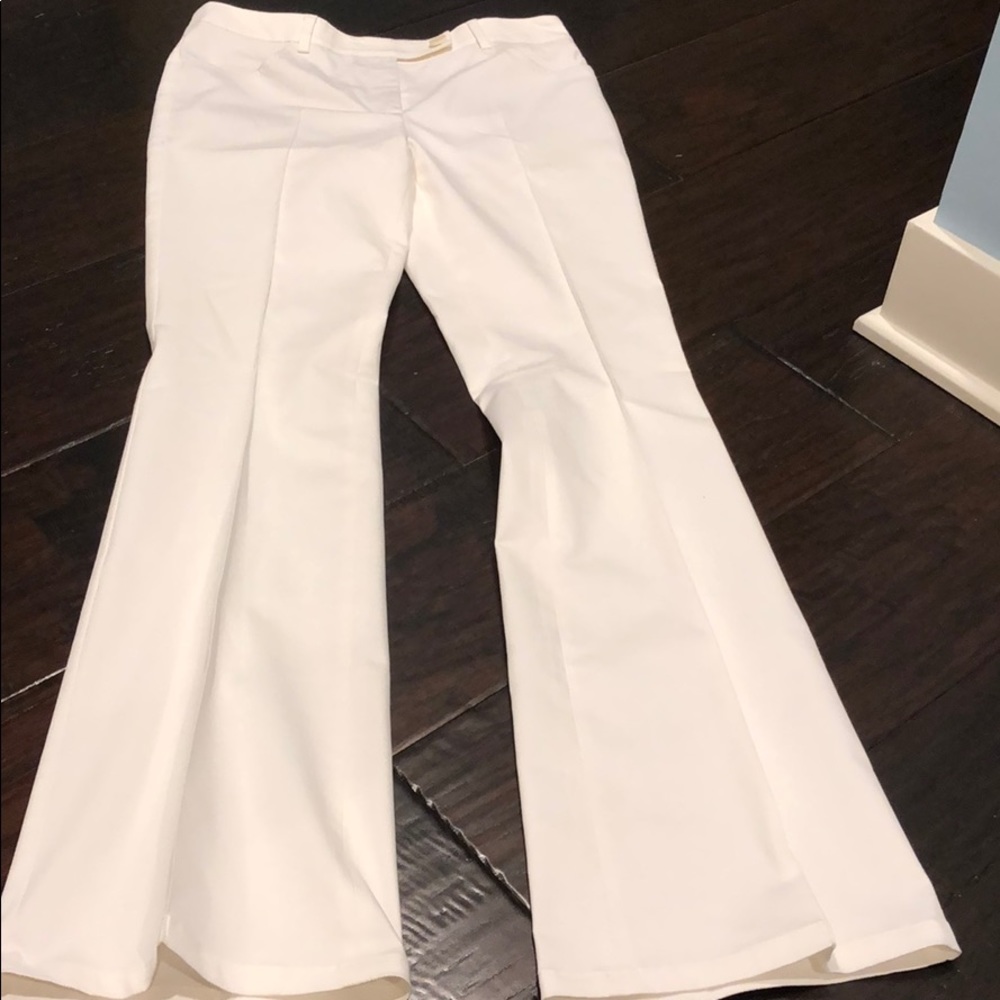 Akris Punto slight flare creme pant